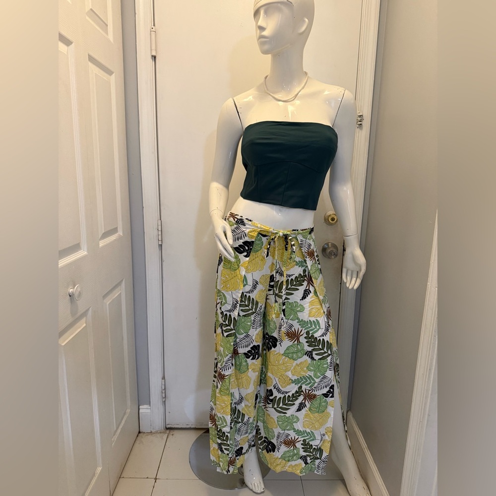Elegant Dark Green Strapless Crop Top
